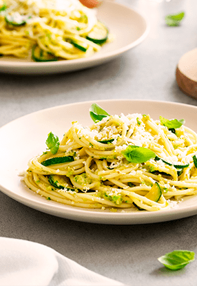 BIO špagete alla nerano sa sosom pesto genovese